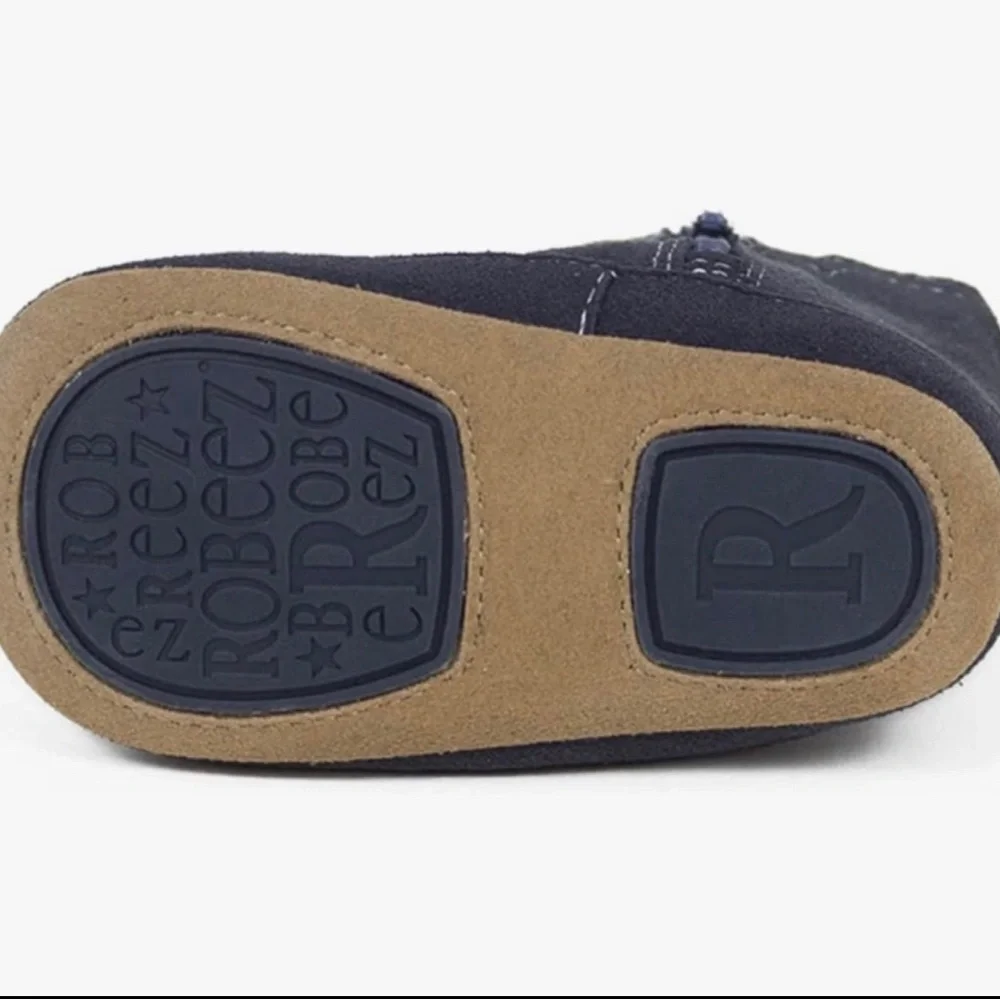 Robeez infant size 3 (6-9 mo) shoes